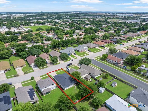 3rd image of 1307 Saddle Dr