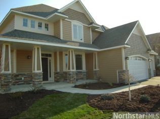 8697 Stonefield Ln, Chanhassen, MN 55317