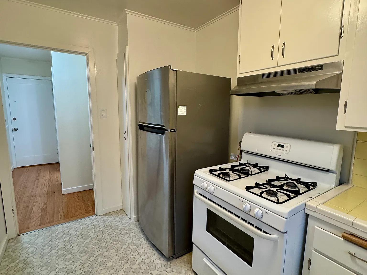 1 bed, 464 sqft, $2,850 — Photo 4