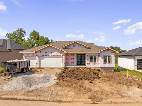 25006 W 89th St, Lenexa, KS 66227