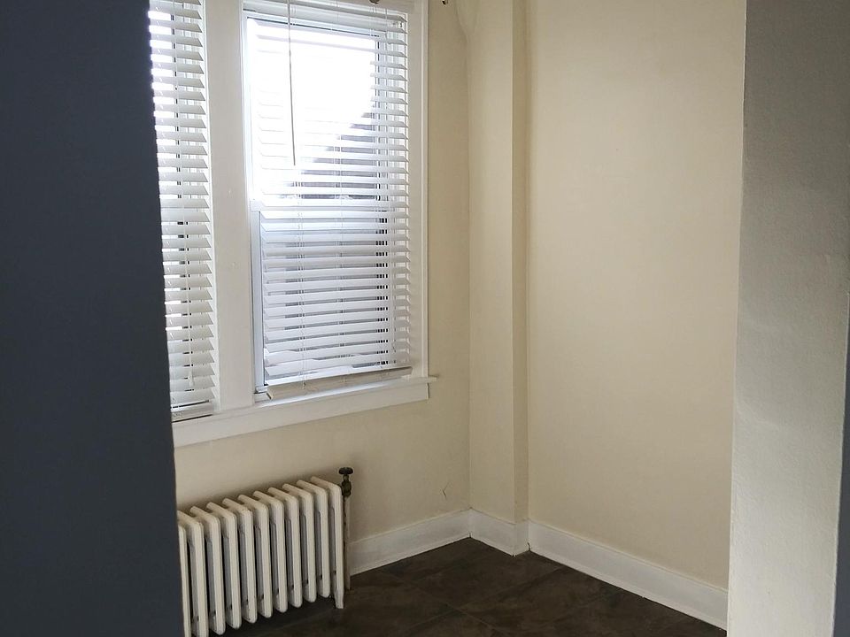 1st image of 808 N Main St APT 201