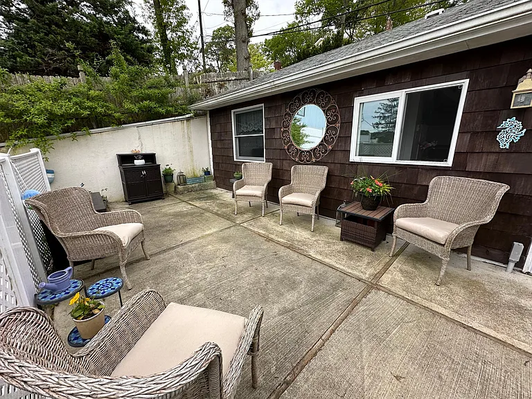 Knollwood Rd — Photo 8