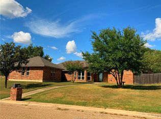116 Spanish Oak Trl, Cameron, TX 76520