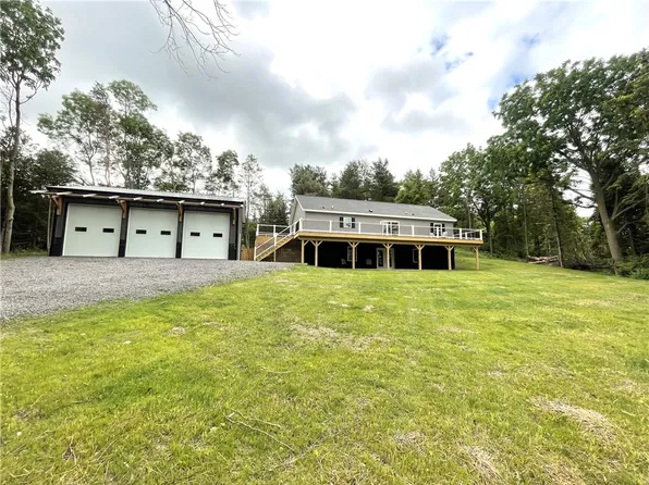 823 Gifford Rd, Phelps, NY 14532