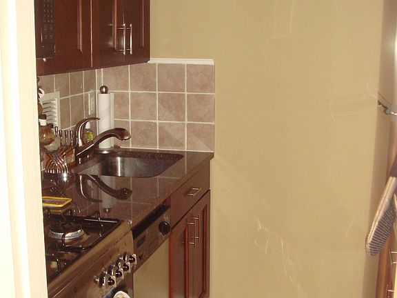 4th image of 211 E 18th St APT 3M