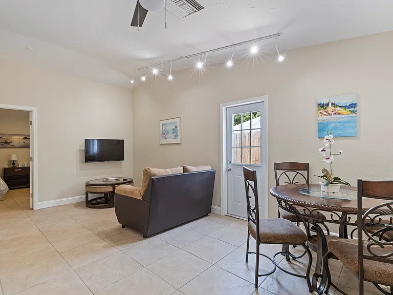 2424 Whippoorwill Cir #2 — Photo 17