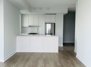 4130 Parkside Village Dr #3404, Mississauga, ON L5B 0L7