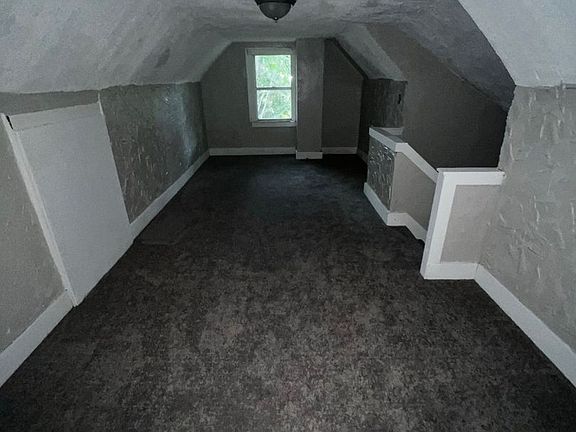 4th image of 417 Raasch Ave