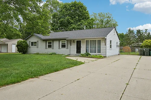 1096 Truwood Dr Photo 1