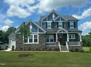 2812 Arrowsmith Dr, Fuquay Varina, NC 27526