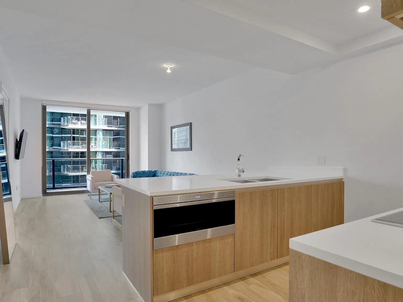 1 bed, 2.0 bath, 849 sqft, $4,500 — Photo 2