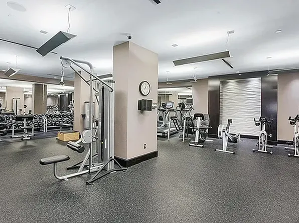 100 Riverside Boulevard image 35 of 37