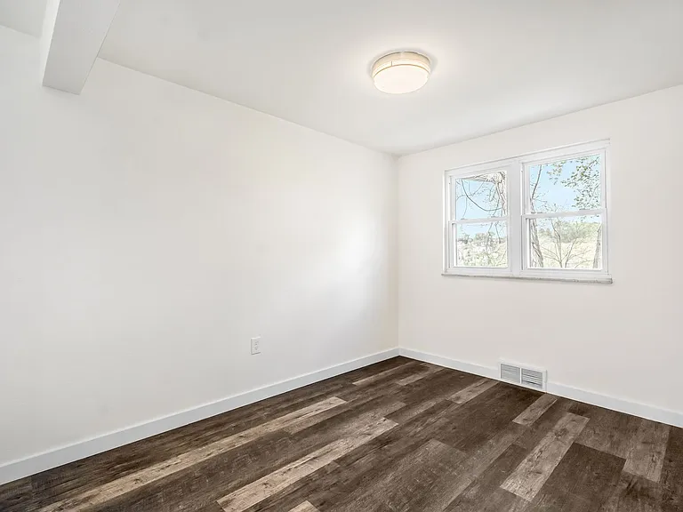 2126 Fairland St — Photo 8