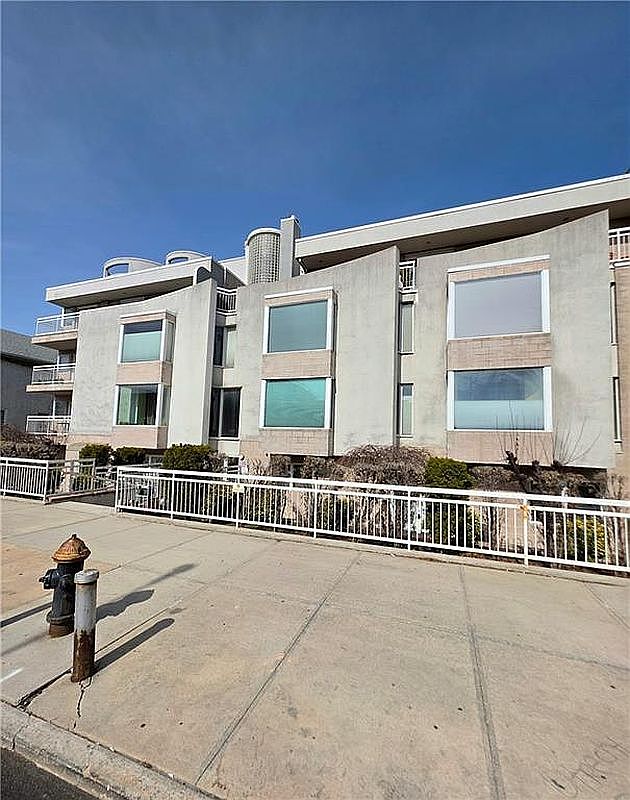 NEAT HOUSE 旧STANDARD 46 NAVY Check Out These Stunning Images of the Recently Restored