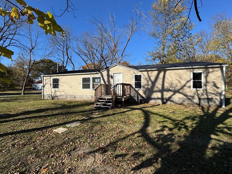 1st image of 601 E Floral Street