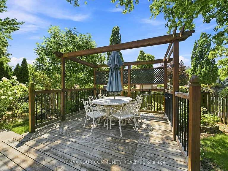 1544 Greenbriar Dr — Photo 39