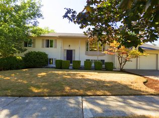 15043 NW Oakmont Loop, Beaverton, OR