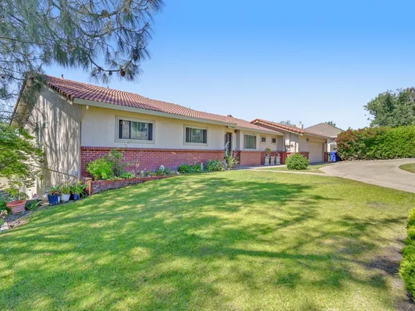 2570 Gold Run Ct, Valley Springs, CA 95252