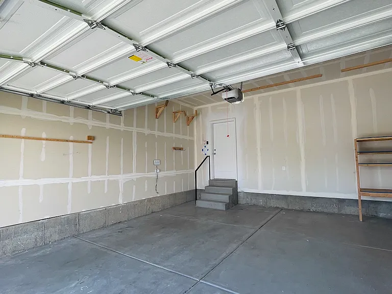 4772 E Silver Ridge Rd — Photo 34