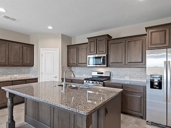 Home images & Floor Plans are for illustration purposes only & may vary from actual home