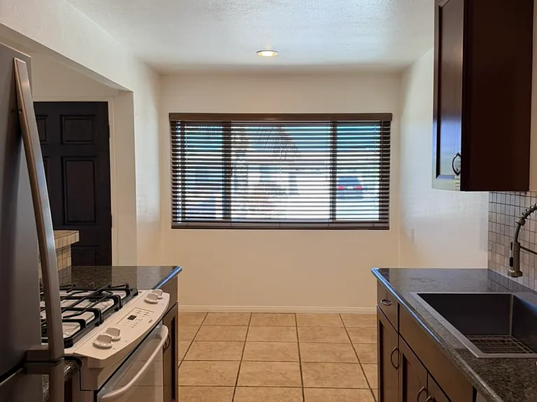 205 Gloxina St — Photo 19