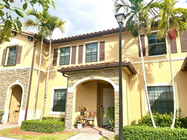 9271 W 33rd Ln, Hialeah, FL 33018