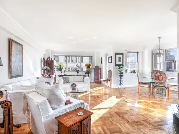 70 East 10th Street image 1 of 21