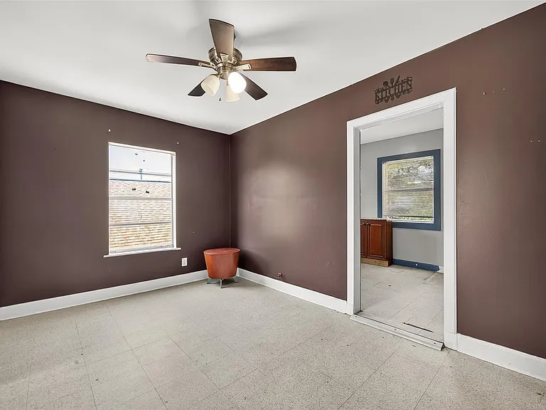 7111 Myrtle St — Photo 1