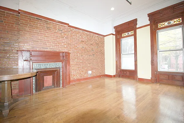 Rented by Elite NY Holdings | media 13