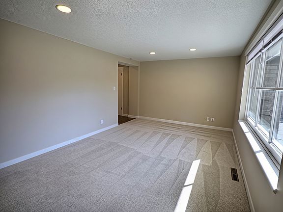 4th image of 1314 N 188th St