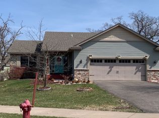 4867 Hamlet Ave N, Oakdale, MN 55128