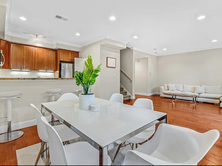 29 Megan Dr — Photo 9