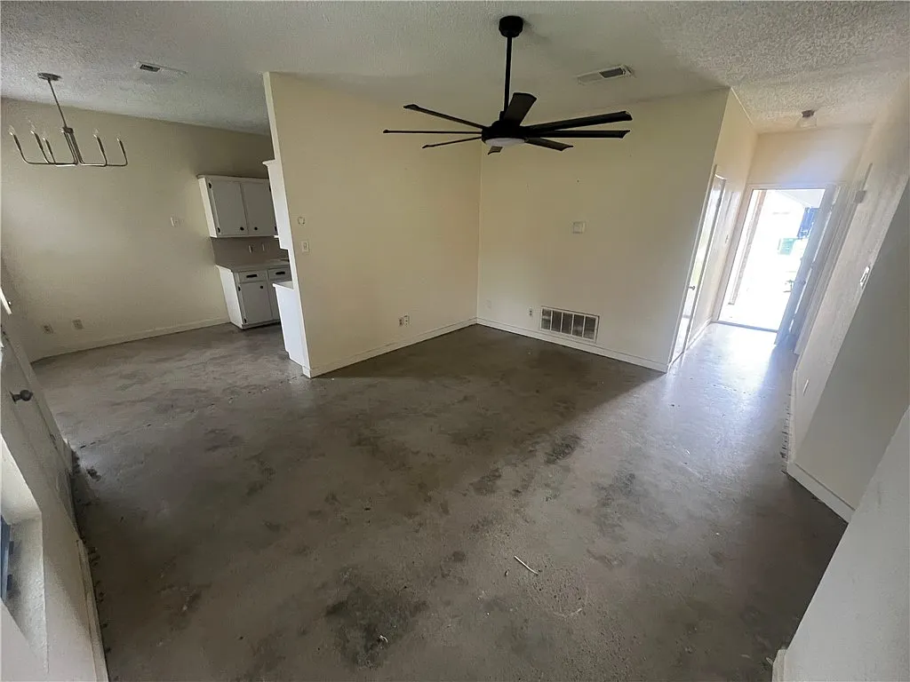 Building Photo - 2510 Cresterrace Dr