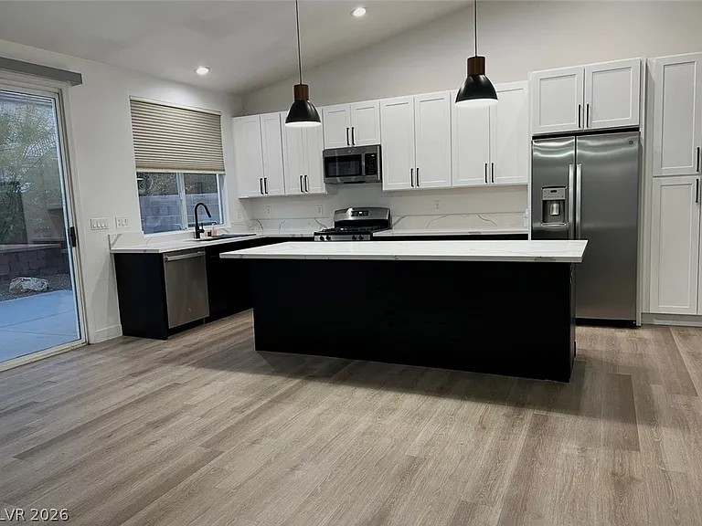 1913 Sierra Oaks Ln — Photo 4