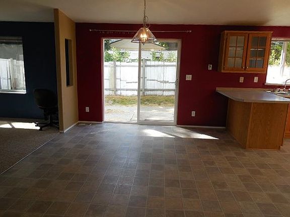 4th image of 531 N Lees Creek Rd