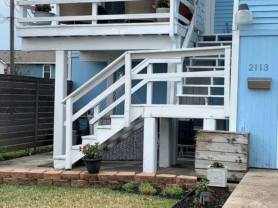 1st image of 2113 Saladia St