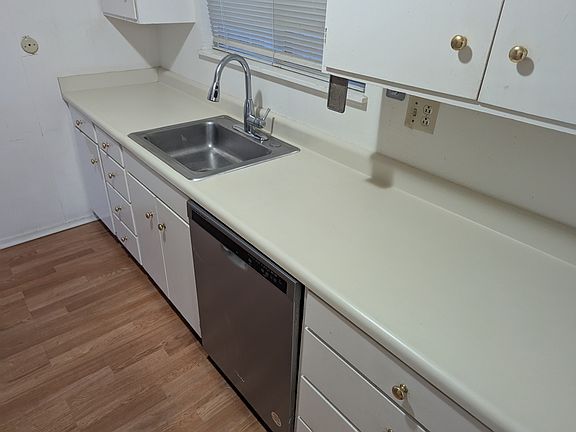 2nd image of 9 Circle Dr APT F