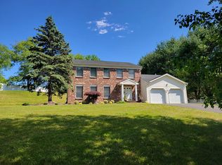 5 Darlington Dr, Manalapan, NJ 07726