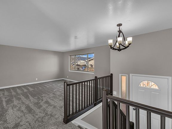 5th image of 1005 View St