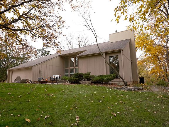 3rd image of 4015 Mathews Rd