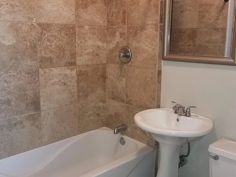 4545 N Rockwell St #2 — Photo 6