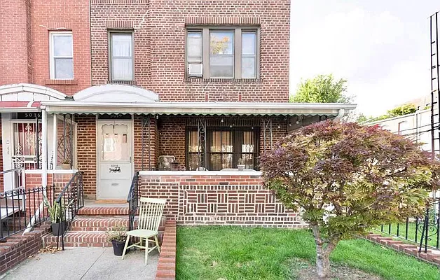 Rented by RealTegrity NY LLC | media 22