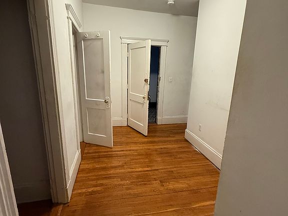 3rd image of 120 Warren St