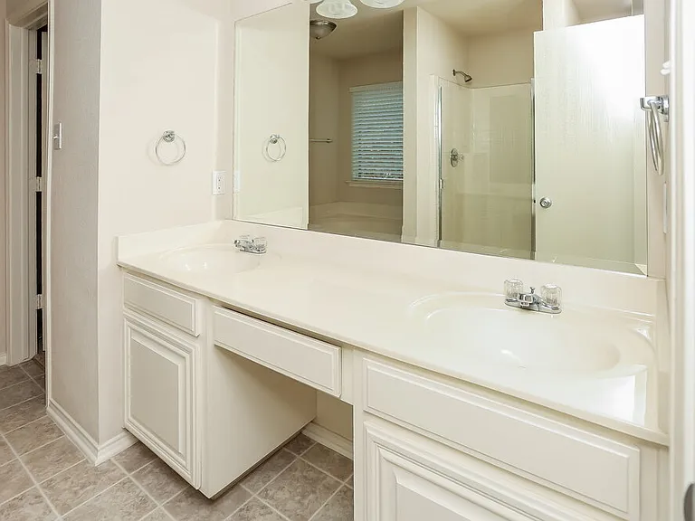 10849 Braemoor Dr — Photo 10