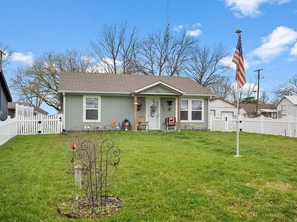 710 N Locust St, Ottawa, KS 66067