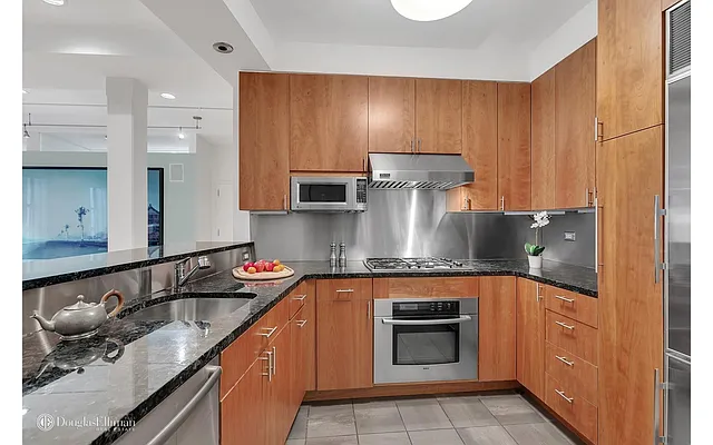 Sold by Douglas Elliman | media 7