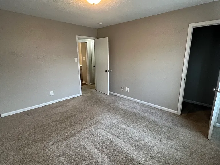 425 Homestead St #D — Photo 8