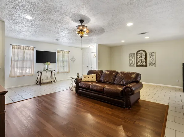 169 Live Oak Dr, Whitney, TX 76692