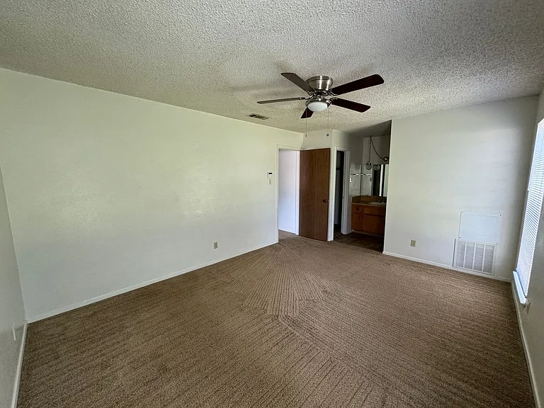 2112 Hinkle Ave — Photo 16