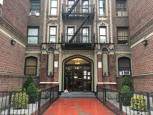 Rented by Lang Realty LLC | media 19